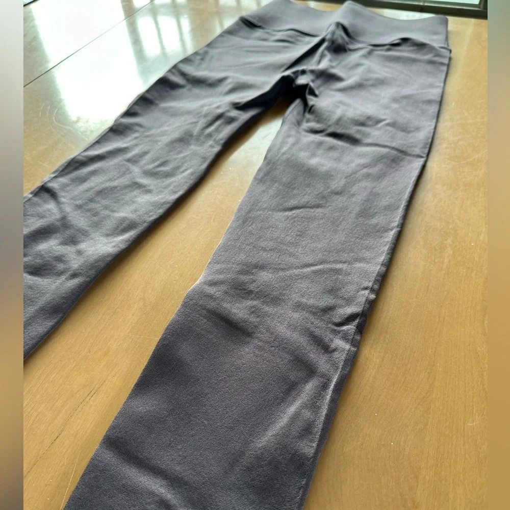 Pants 💜🤍 - Picture 14 of 15